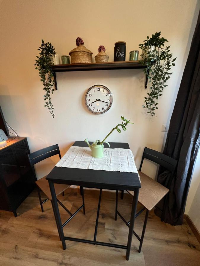 Stylish Apartment 3 Km Away From Duomo - Netflix, Wi-Fi, All Comforts Included Milán Exterior foto