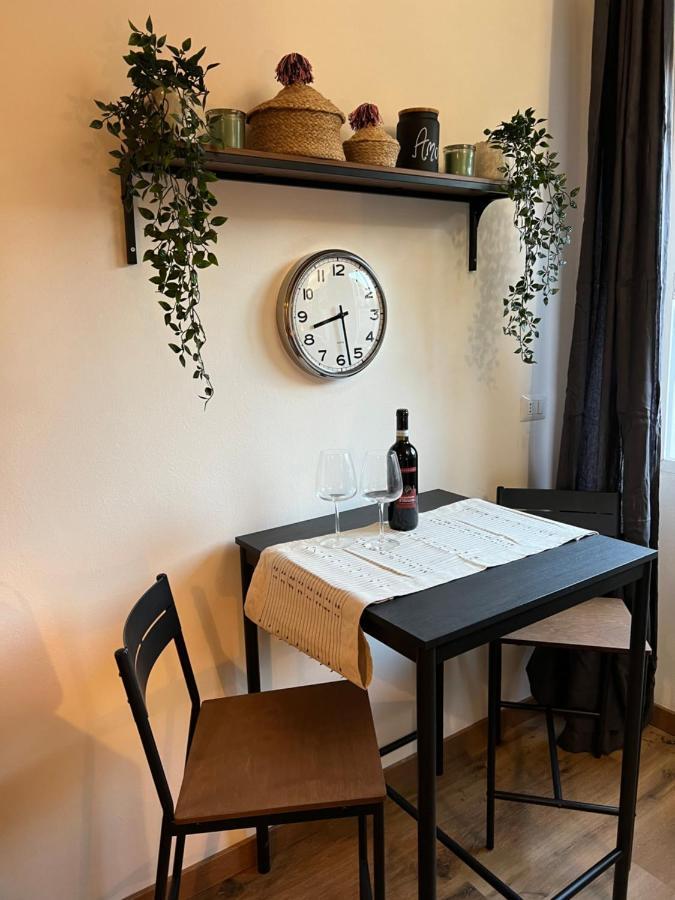 Stylish Apartment 3 Km Away From Duomo - Netflix, Wi-Fi, All Comforts Included Milán Exterior foto